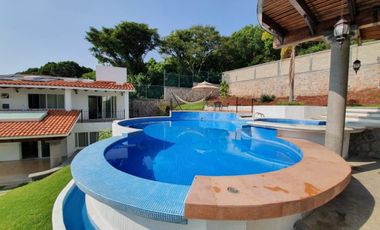 RENTA Casa Los Ángeles Alberca Climatizada y jardín en Ixtapan de la Sal EDOMEX