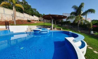 RENTA Casa Los Ángeles Alberca Climatizada y jardín en Ixtapan de la Sal EDOMEX