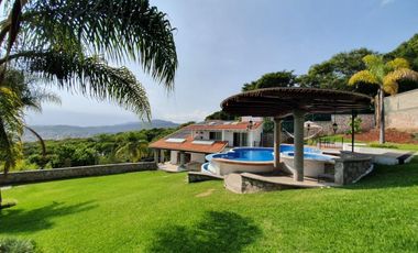 RENTA Casa Los Ángeles Alberca Climatizada y jardín en Ixtapan de la Sal EDOMEX