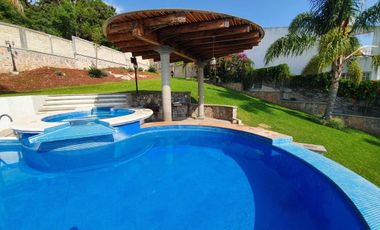RENTA Casa Los Ángeles Alberca Climatizada y jardín en Ixtapan de la Sal EDOMEX