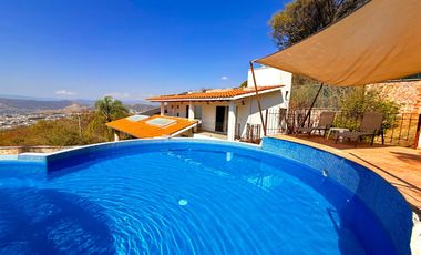 RENTA Casa Los Ángeles Alberca Climatizada y jardín en Ixtapan de la Sal EDOMEX