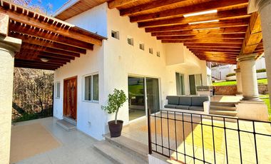 RENTA Casa Los Ángeles Alberca Climatizada y jardín en Ixtapan de la Sal EDOMEX