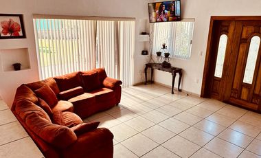 Casa ÁNGELES en renta de fin de semana con alberca anorme... jardines súper amplios; vista panorámica en lugar seguro