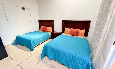 Casa ÁNGELES en renta de fin de semana con alberca anorme... jardines súper amplios; vista panorámica en lugar seguro