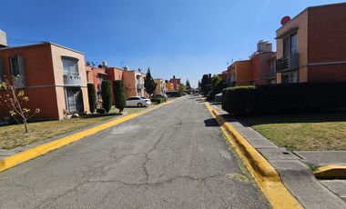 Casa en Venta en Hacienda Cuautitlán Acepta Créditos