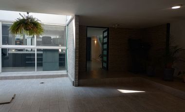 Hermosa casa en venta en Jardines de Santa Mónica