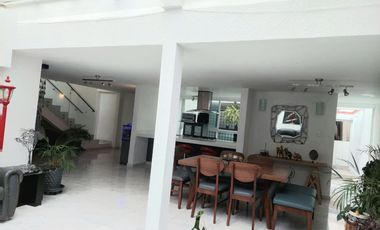 Hermosa casa en venta en Jardines de Santa Mónica