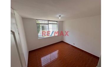 🏡 ¡Vive O Trabaja En La Mejor Zona De Surco! Casa Amplia Y Estratégica A Tu Alcance 🌟