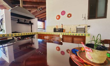 Renta de Hermosa Casa Sofía con Alberca Calefacción, Jardín Vistas Panorámicas.