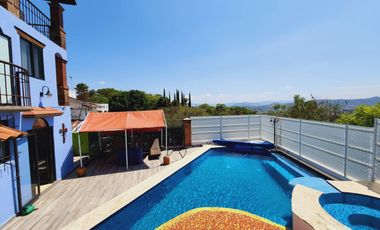 Renta de Hermosa Casa Sofía con Alberca Calefacción, Jardín Vistas Panorámicas.