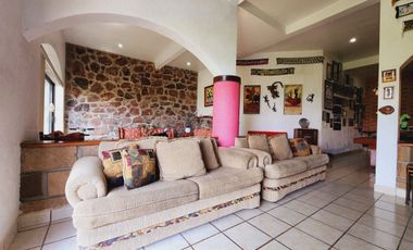 Renta de Hermosa Casa Sofía con Alberca Calefacción, Jardín Vistas Panorámicas.
