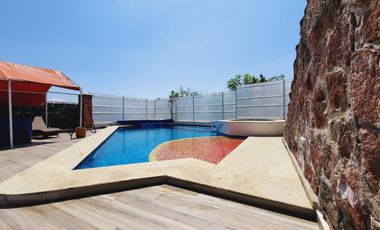 Renta de Hermosa Casa Sofía con Alberca Calefacción, Jardín Vistas Panorámicas.