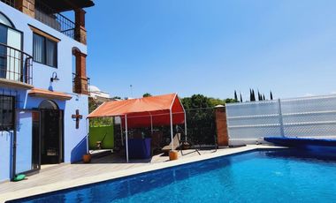 Renta de Hermosa Casa Sofía con Alberca Calefacción, Jardín Vistas Panorámicas.