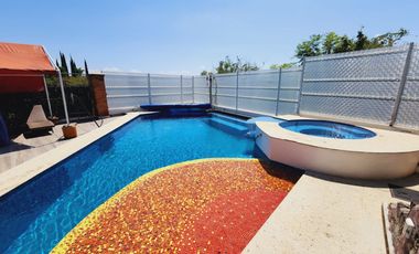 Renta de Hermosa Casa Sofía con Alberca Calefacción, Jardín Vistas Panorámicas.