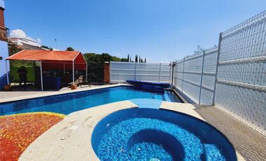 Renta de Hermosa Casa Sofía con Alberca Calefacción, Jardín Vistas Panorámicas.