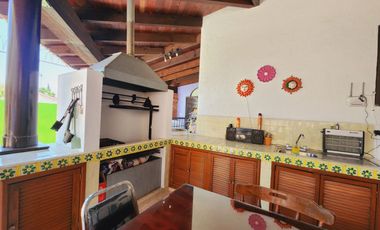 Renta de Hermosa Casa Sofía con Alberca Calefacción, Jardín Vistas Panorámicas.