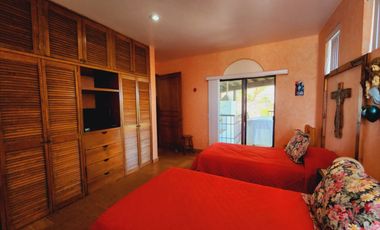 Renta de Hermosa Casa Sofía con Alberca Calefacción, Jardín Vistas Panorámicas.