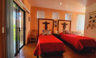 Renta de Hermosa Casa Sofía con Alberca Calefacción, Jardín Vistas Panorámicas.