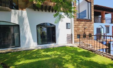 Renta de Hermosa Casa Sofía con Alberca Calefacción, Jardín Vistas Panorámicas.