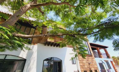 Renta de Hermosa Casa Sofía con Alberca Calefacción, Jardín Vistas Panorámicas.