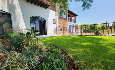 Renta de Hermosa Casa Sofía con Alberca Calefacción, Jardín Vistas Panorámicas.