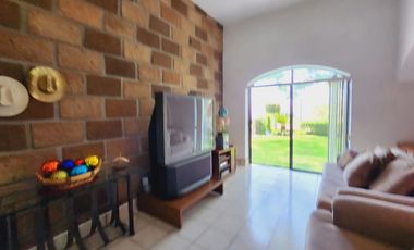 Renta de Hermosa Casa Sofía con Alberca Calefacción, Jardín Vistas Panorámicas.