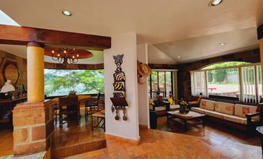 Renta de Hermosa Casa Sofía con Alberca Calefacción, Jardín Vistas Panorámicas.