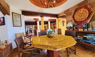 Renta de Hermosa Casa Sofía con Alberca Calefacción, Jardín Vistas Panorámicas.