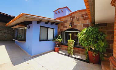 Renta de Hermosa Casa Sofía con Alberca Calefacción, Jardín Vistas Panorámicas.