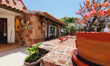 Renta de Hermosa Casa Sofía con Alberca Calefacción, Jardín Vistas Panorámicas.