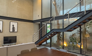 CASA EN VENTA O RENTA DE 3 RECAMARAS, 5 BAÑOS, ALBERCA