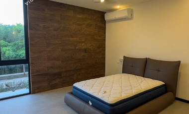 CASA EN VENTA O RENTA DE 3 RECAMARAS, 5 BAÑOS, ALBERCA