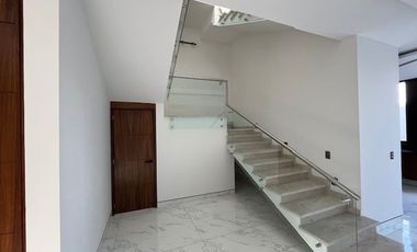 Casa nueva en venta en Valle Imperial coto Maple