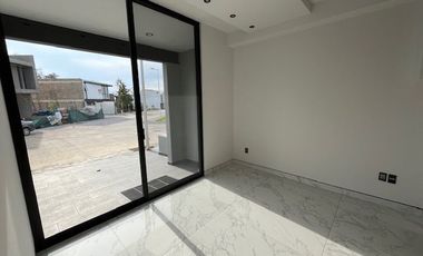 Casa nueva en venta en Valle Imperial coto Maple