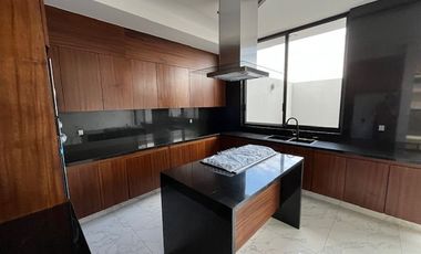 Casa nueva en venta en Valle Imperial coto Maple