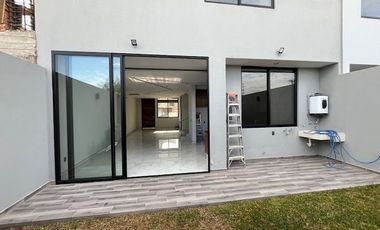 Casa nueva en venta en Valle Imperial coto Maple