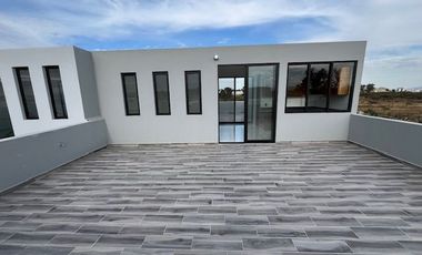 Casa nueva en venta en Valle Imperial coto Maple