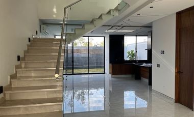 Casa en venta en Valle imperial coto Maple