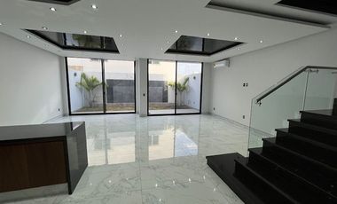 Casa nueva en venta en Valle Imperial coto Maya