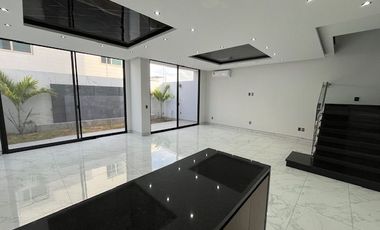 Casa nueva en venta en Valle Imperial coto Maya