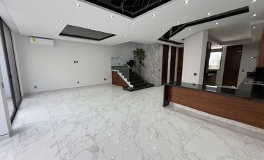 Casa nueva en venta en Valle Imperial coto Maya