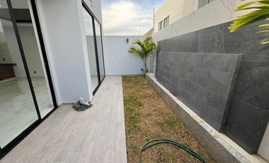 Casa nueva en venta en Valle Imperial coto Maya