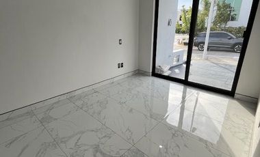 Casa nueva en venta en Valle Imperial coto Maya