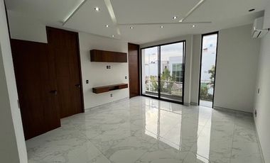 Casa nueva en venta en Valle Imperial coto Maya