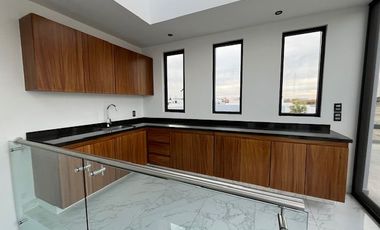 Casa nueva en venta en Valle Imperial coto Maya