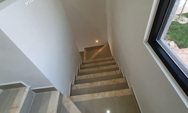 Casa en venta en Mérida de 4 recamaras con alberca privada y amenidades