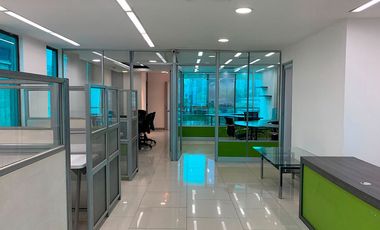47914 Oficina Amoblada en venta en el sector La Aguacatala, Poblado, Medellin