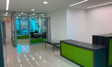 47914 Oficina Amoblada en venta en el sector La Aguacatala, Poblado, Medellin