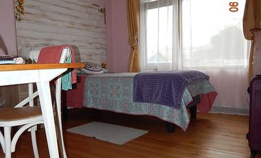 Amplia casa destino comercial a 3 cuadras de jumbo