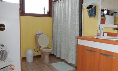 Amplia casa destino comercial a 3 cuadras de jumbo